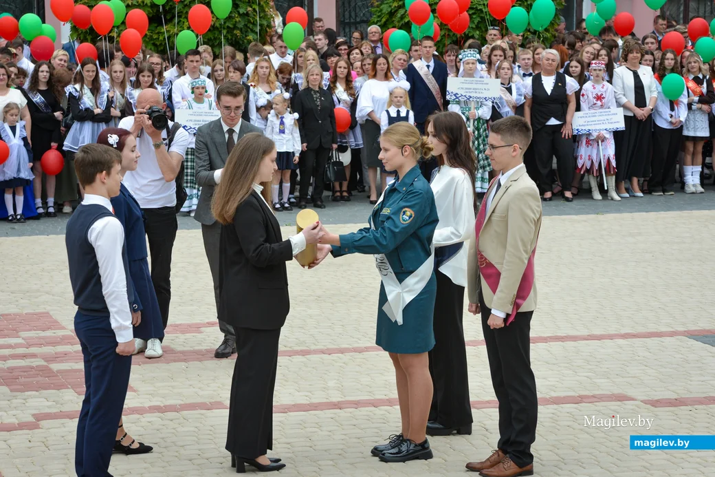 24.05.2025. Площадь Победы – площадь им. В.И.Ленина. Городской праздник «Последний звонок».