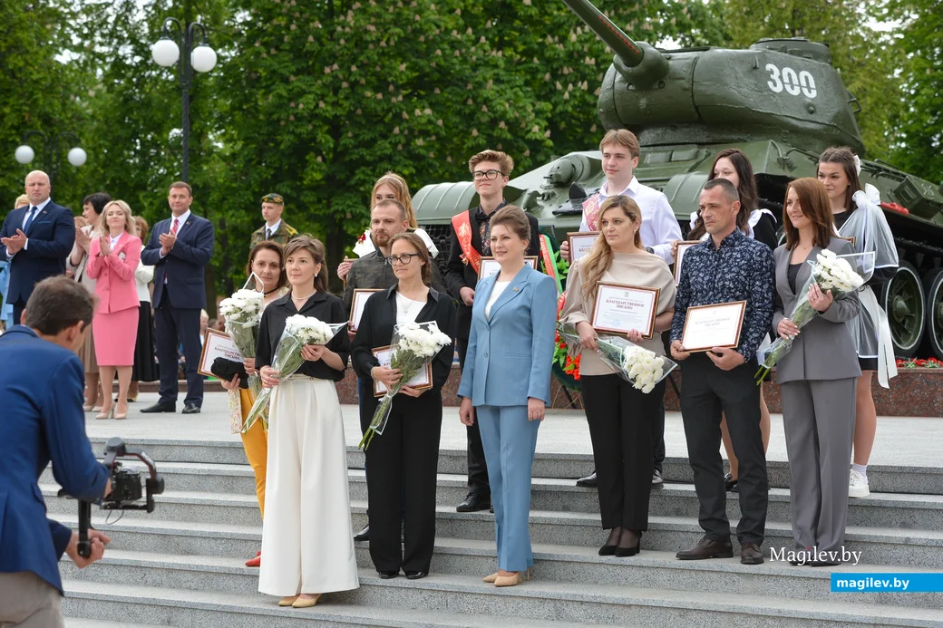 24.05.2025. Площадь Победы – площадь им. В.И.Ленина. Городской праздник «Последний звонок».