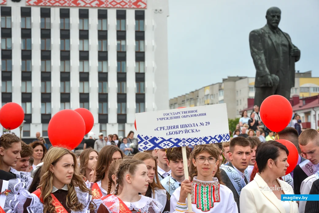 24.05.2025. Площадь Победы – площадь им. В.И.Ленина. Городской праздник «Последний звонок».