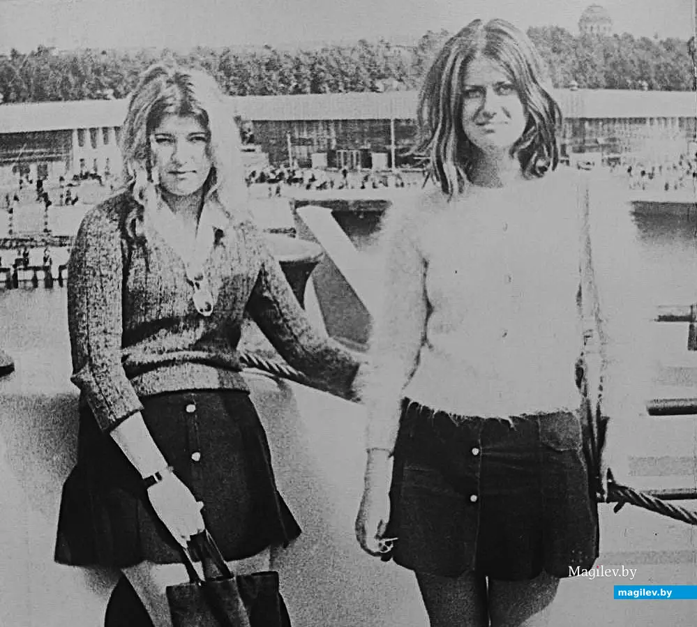 1974 год. Наташа (слева) и ее институтская подружка Алла.