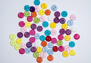 Не спешите выбрасывать старые пуговицы: 3 оригинальных варианта их применения в интерьере