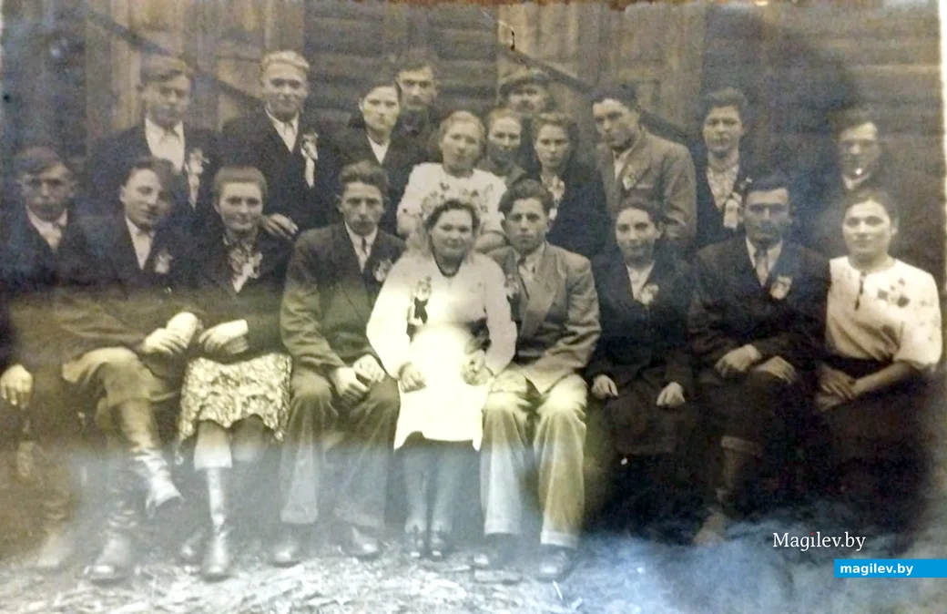 1950 год. Свадьба родителей Валентины: Ольги и Федора Мишуров.