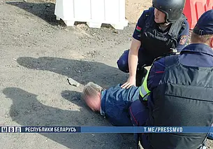 В Могилеве мужчина напал на милиционеров с ножом. Он задержан