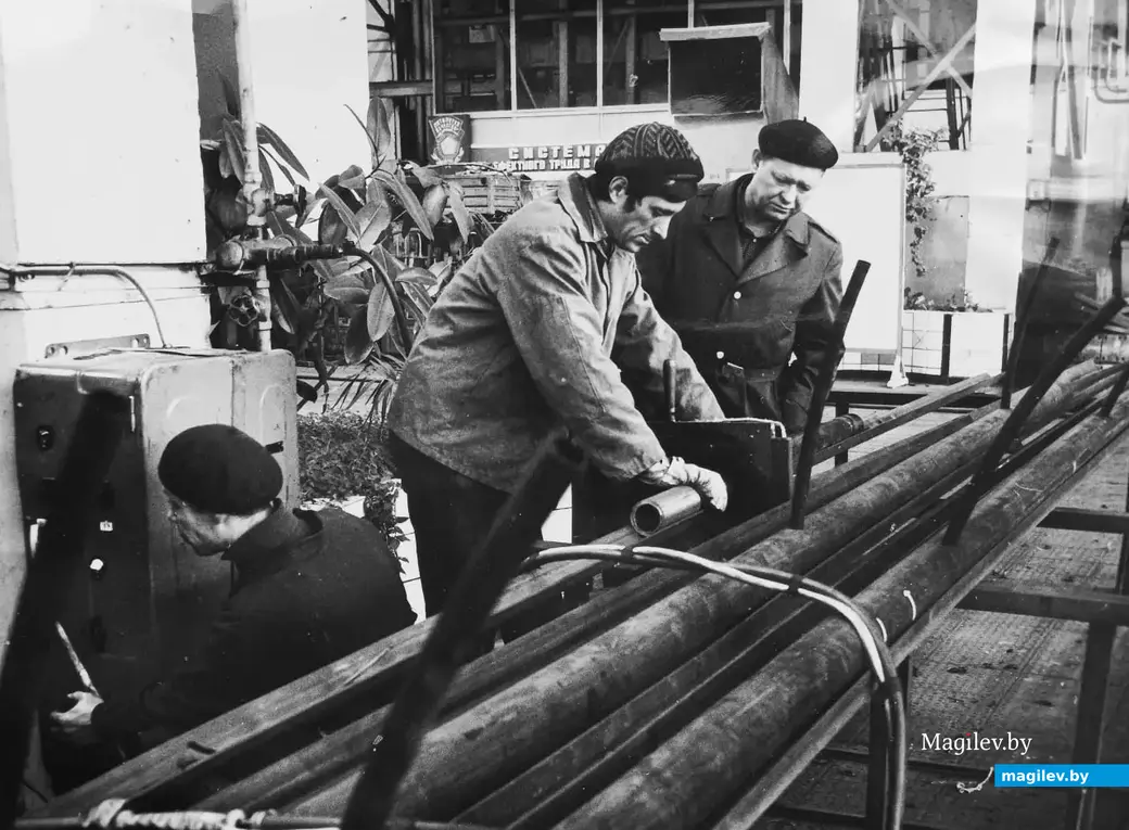 1980 год, Могилев, лифтостроительный завод. В одном из цехов предприятия.