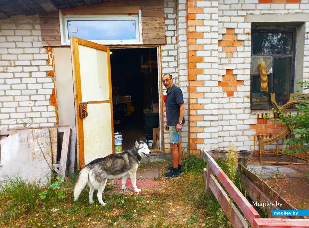 Август 2024 года, Могилевский район, дер. Жуково. В мастерской Игоря Щербина.