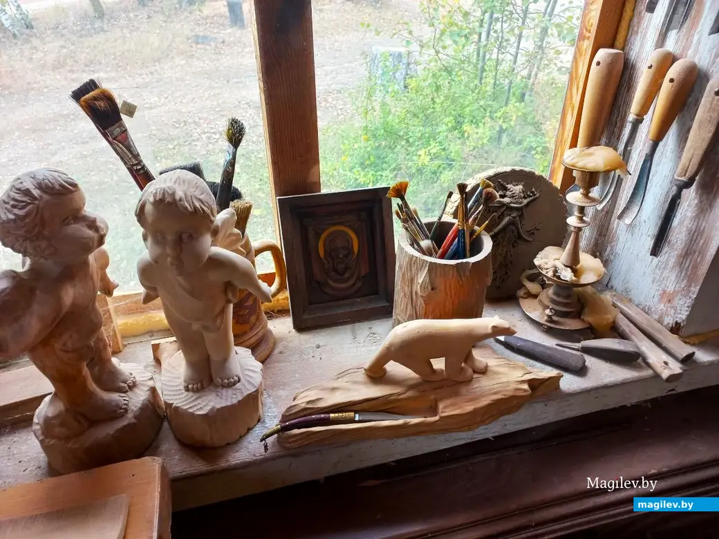 Август 2024 года, Могилевский район, дер. Жуково. В мастерской Игоря Щербина.