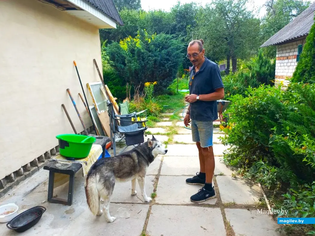 Август 2024 года, Могилевский район, дер. Жуково. В мастерской Игоря Щербина.