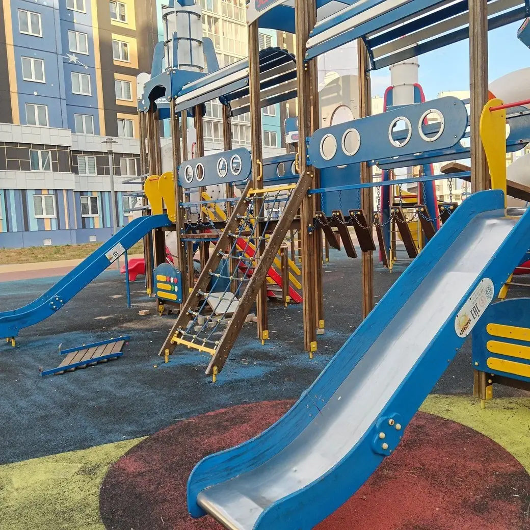 Сентябрь 2024 г. Могилев, Спутник-2. Детская площадка.