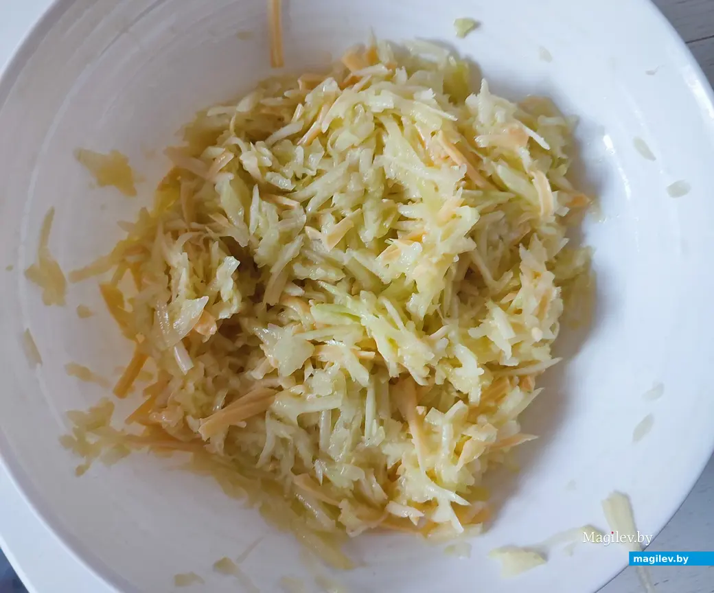 Готовим сами: пирог из кабачка с сыром.