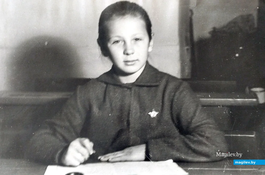 1970 год. Надя Гриневич в 3-м классе запольской школы.