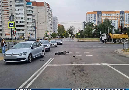 В Могилеве на улице Крупской столкнулись электроскутер и автомобиль