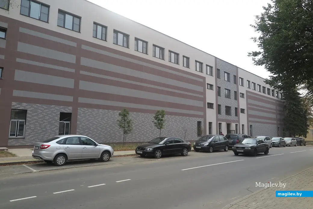 Октябрь 2024 г. Могилев, ул. К.Маркса. На месте административного корпуса «Ольса» будет Госархив Могилевской области.