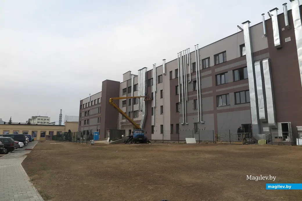 Октябрь 2024 г. Могилев, ул. К.Маркса. На месте административного корпуса «Ольса» будет Госархив Могилевской области.