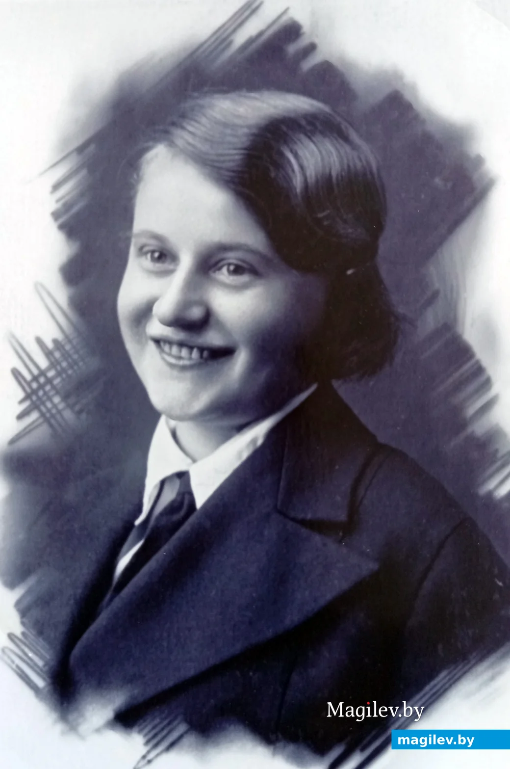 1938 год. Мама Ольги Леонидовны, Елена Антоновна Казимирова (в замужестве Кубанская). Здесь ей 18