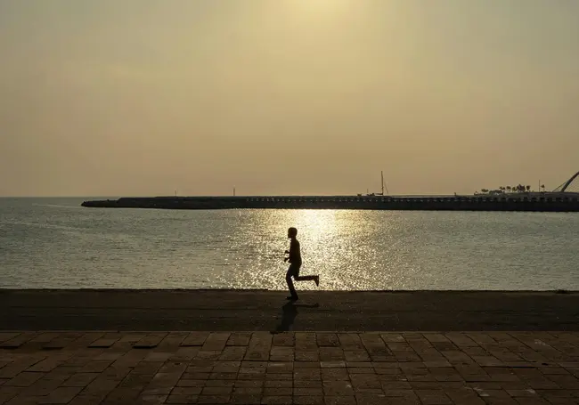 Бег или быстрая ходьба: какой вид спорта более полезный