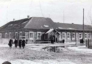 Местечко Глуск. Длинно-одноэтажная школа и оригинальный учитель физики Борис Гельфер. Ч. 1.