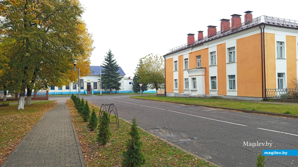 11.10.2024 г. Пересечение улиц Жижкевича и Пушкинской. Справа, на месте жилого дома, когда-то была
