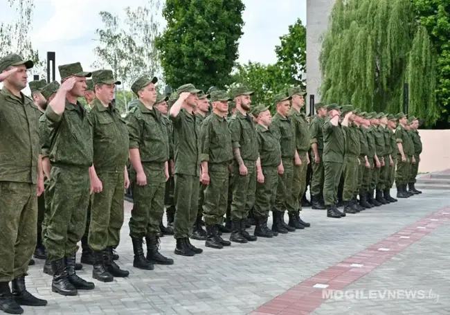 В Беларуси изменили срок вручения повестки на военные сборы