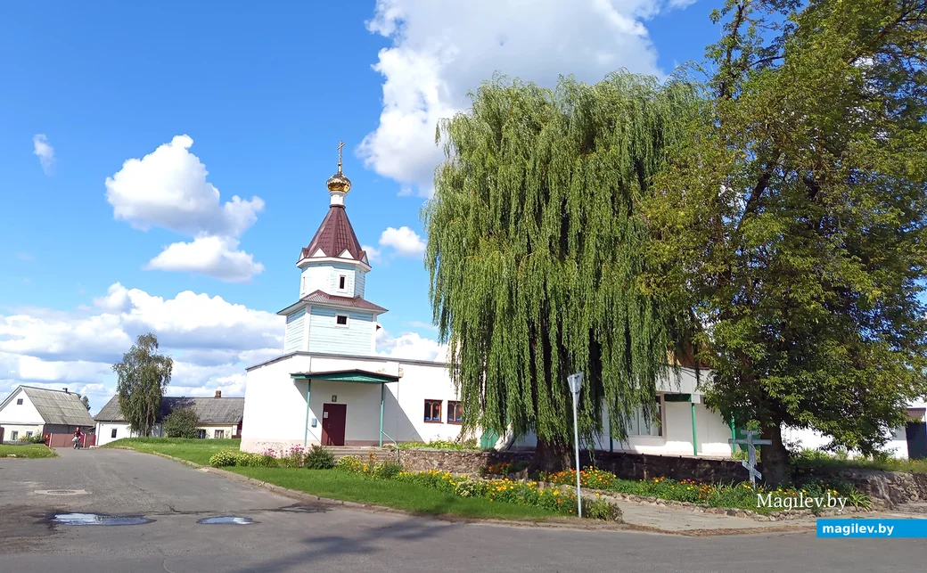 Август 2024 года. На этом месте в 1950-е был цвинтер Свято-Богоявленской церкви, в 1980-е - ресторан, а