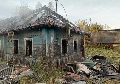 «У соседа в хате горит красным огнем»: пожар в Дрибинском районе оставил пенсионера без дома