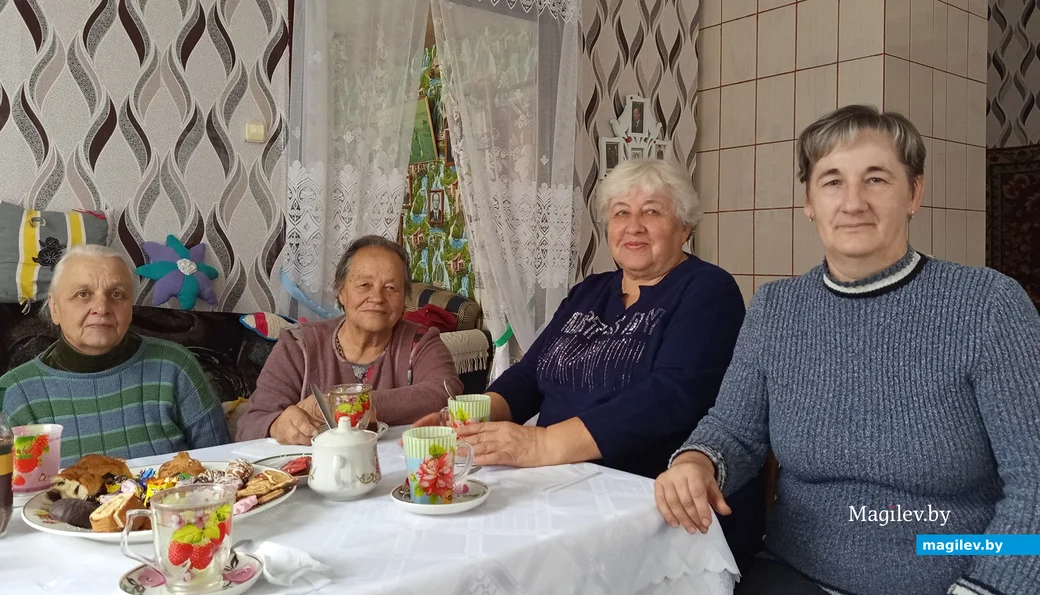 13.10.2024 г. Слева направо: Надежда Михайловна Глаз, Надежда Ивановна Димова, Валентина Сергеевна