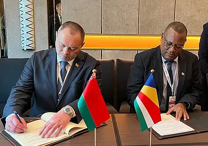 Беларусь и Сейшелы подписали соглашение о воздушном сообщении