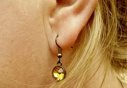 Могилевчанин обворовал знакомую: пока она спала снял у нее золотые серьги