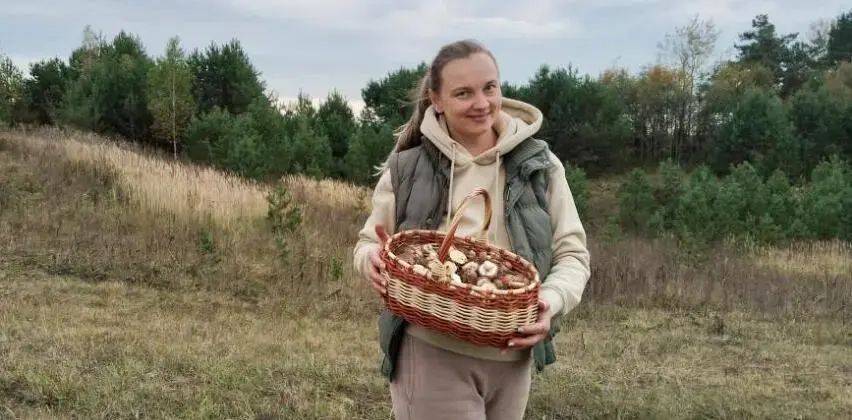 Октябрь 2024 г. д. Николаевка. Полина Войтова из Могилева