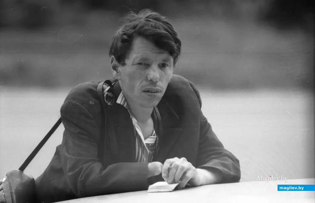 1970-е годы, Могилев. Володя малость подустал...