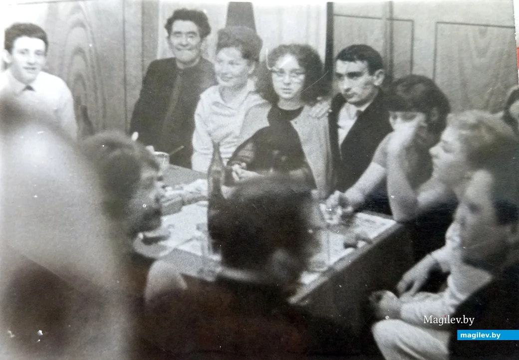 Примерно 1968 год. Агитбригада Глусского РДК после одного из концертов в Кировске. Наум