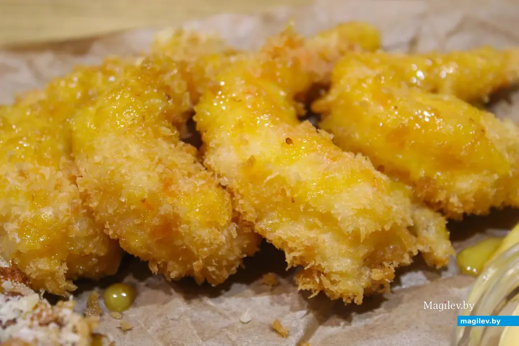 Октябрь. Могилев. 2024 год. Гастробар «Цоколь». Сет фестиваля «Октябрьфэст».