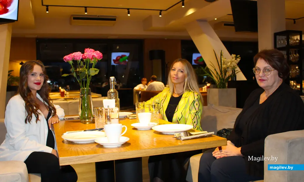 Октябрь. Могилев. 2024 год. Гастробар «Цоколь». Отличное место для семейных встреч.