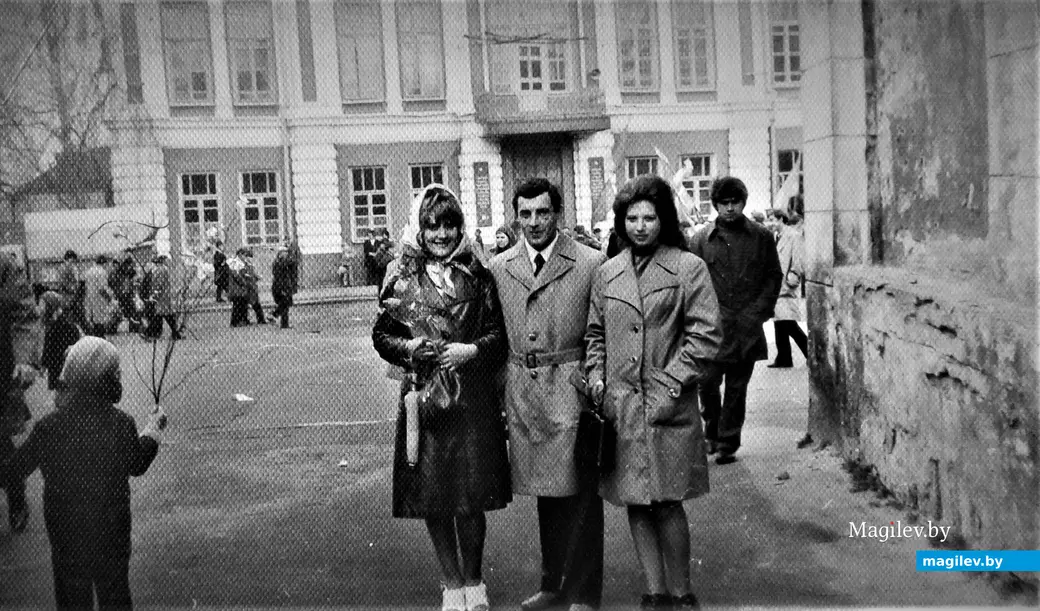 1970-е годы, Могилев. Татьяна Ложечникова (слева) с друзьями: красота спасет наш мир!