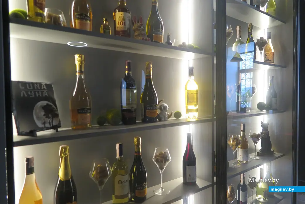 Октябрь 2024 г. Могилев, ул. Ленинская, рестобар «Луна».