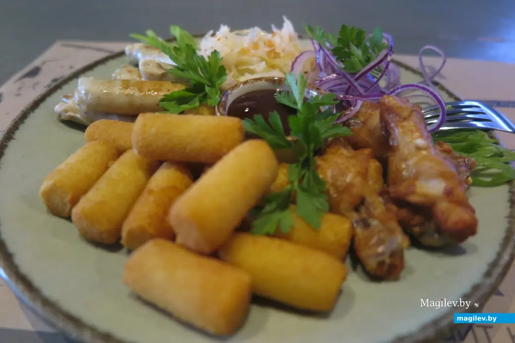 Октябрь 2024 г. Могилев, ул. Ленинская, рестобар «Луна», «Октябрьфест».