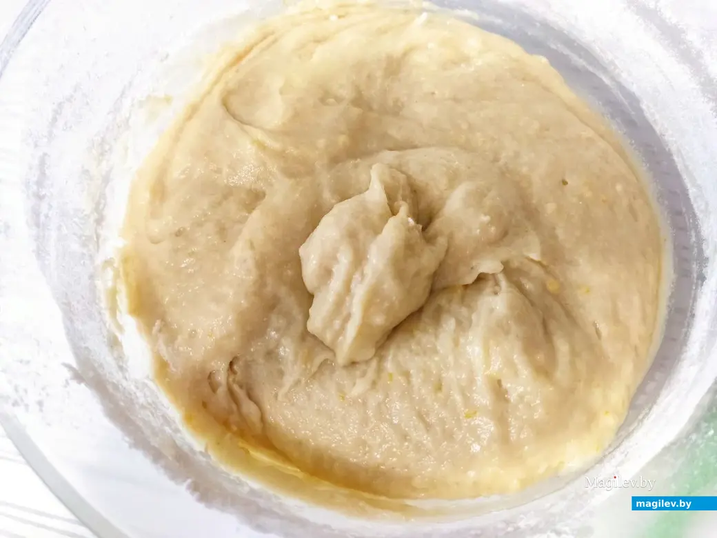 Замесить лопаткой тесто