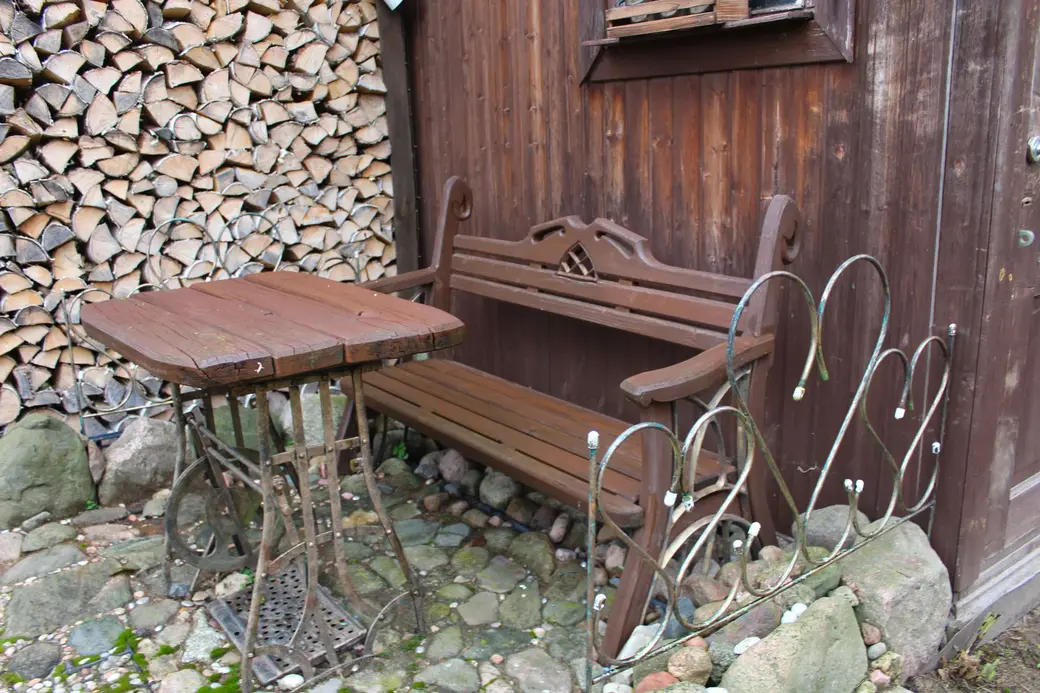 2024 год. Станция Понизов. Могилевская область. Дача Ларисы Суздалевой. Сарай.