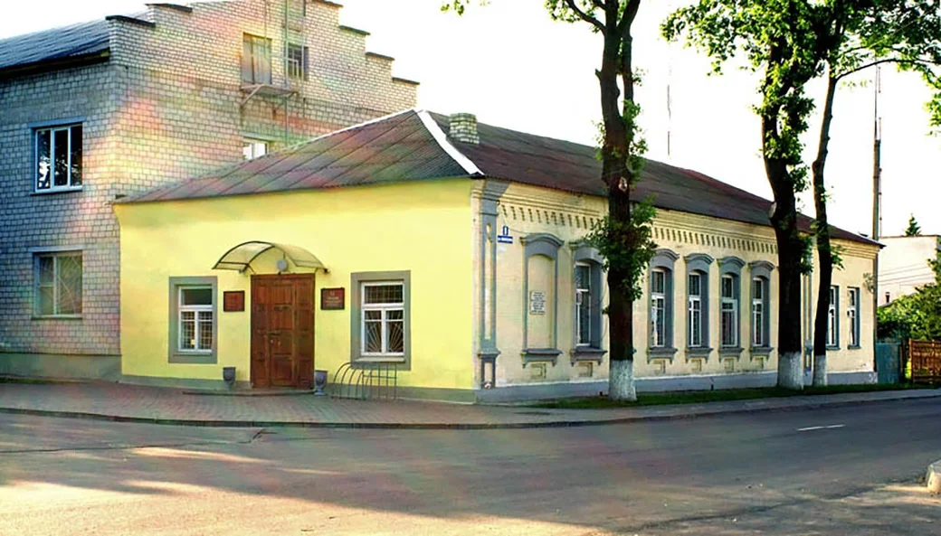 2010-е. Глуск. Здание военкомата. Фото из архива Игоря Кирина.