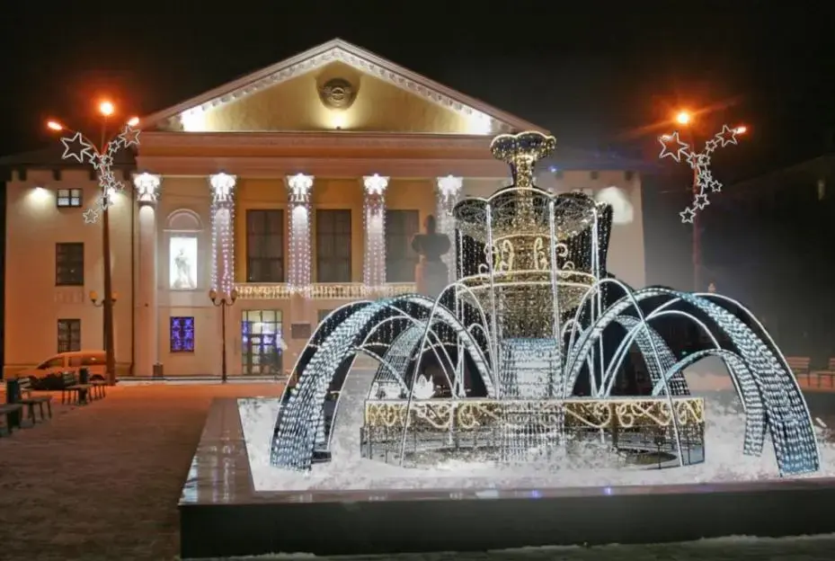 Кто сказал, что фонтаны зимой не работают? Рядом с "Дунькиным клубом" планируют сделать вот такую красоту.