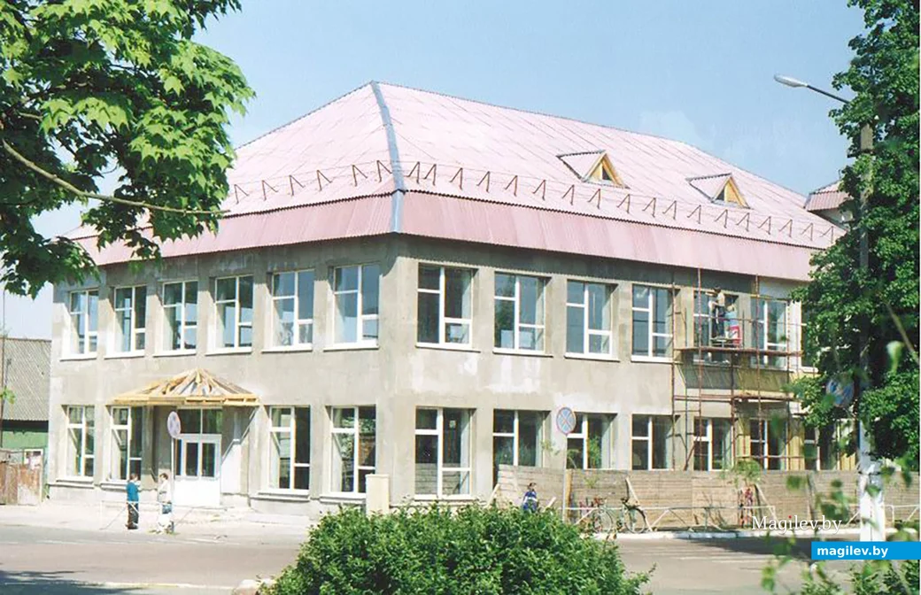 2002 год. Глуск. Универмаг на капитальном ремонте. Фото из архива Игоря Кирина.