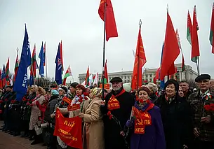 В Могилеве возложили цветы к памятнику Ленину. Фотофакт