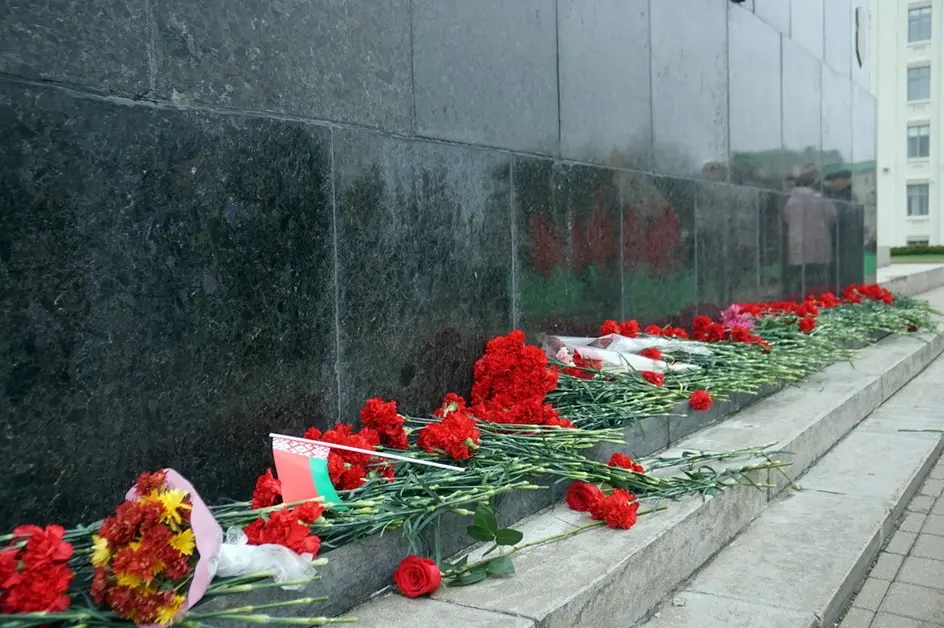 Могилев, 7 ноября 2024 года. На площади Ленина прошли митинг и церемония возложения цветов к памятнику вождю мирового пролетариата. Фото: газета «Вестник Могилева».