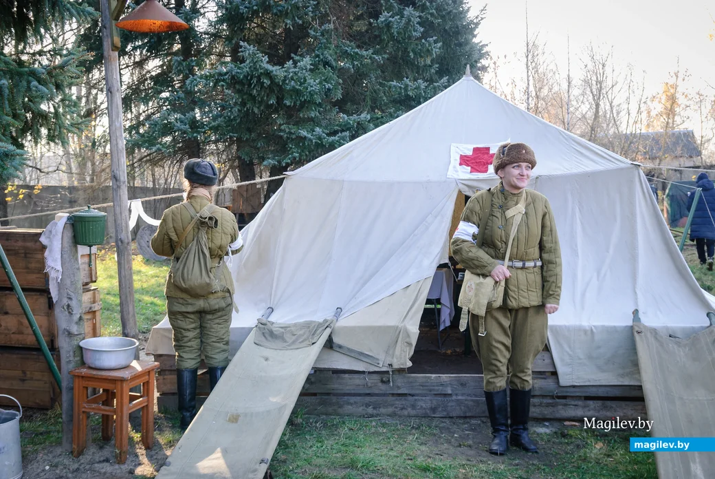 07.11.2024. ул. Крепостной вал, 20. Участники клуба военно- исторической реконструкции «Бобруйский