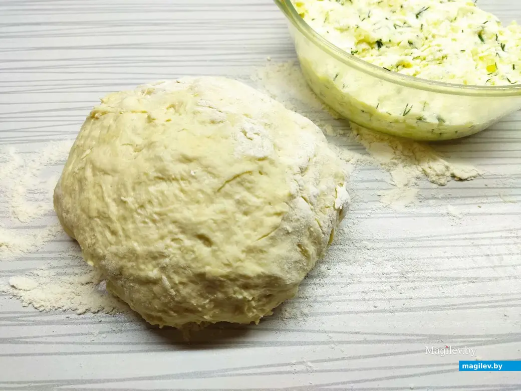 Замешиваем мягкое тесто