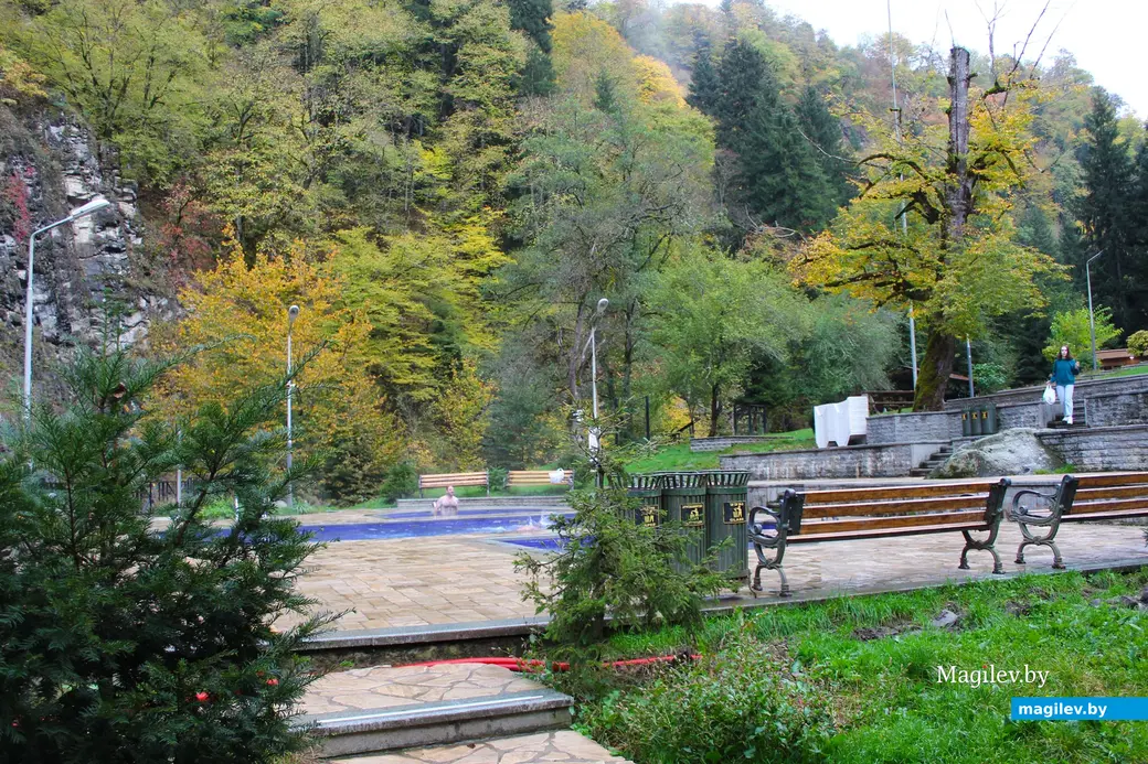 Октябрь 2024 года. Грузия. Боржоми. Парк. Термальные бассейны.