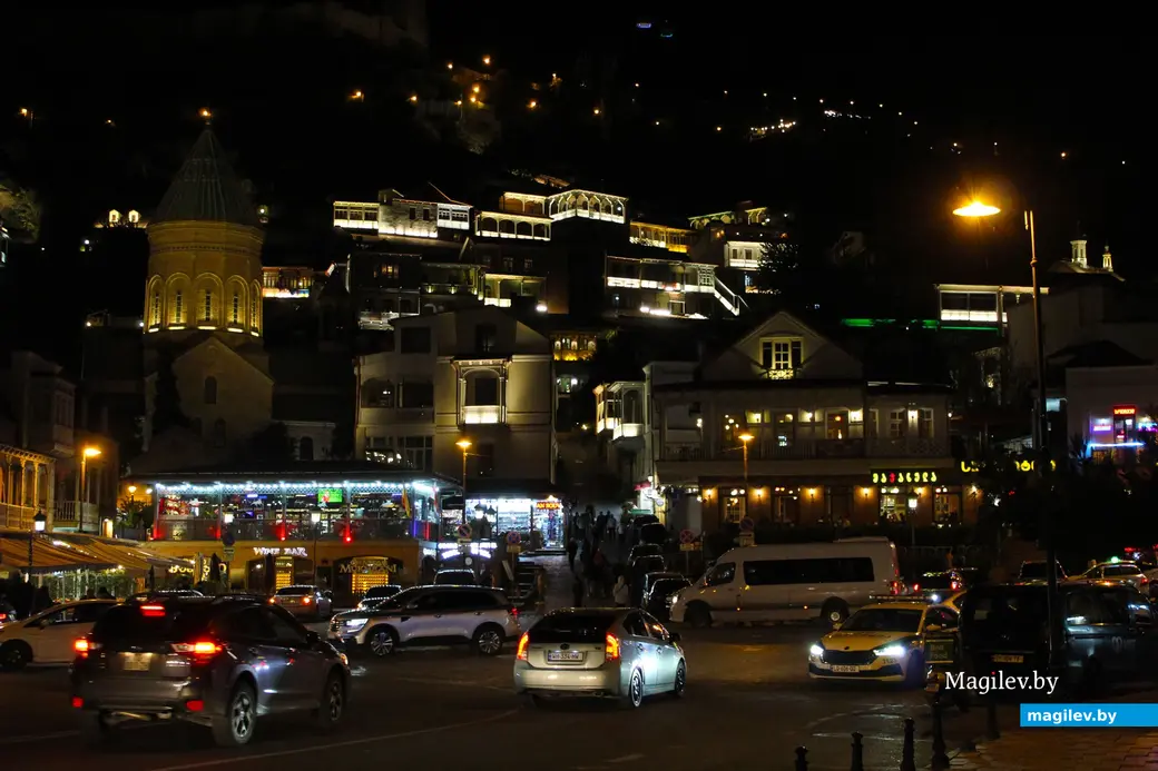 Октябрь 2024 года. Тбилиси. Старый город ночью.