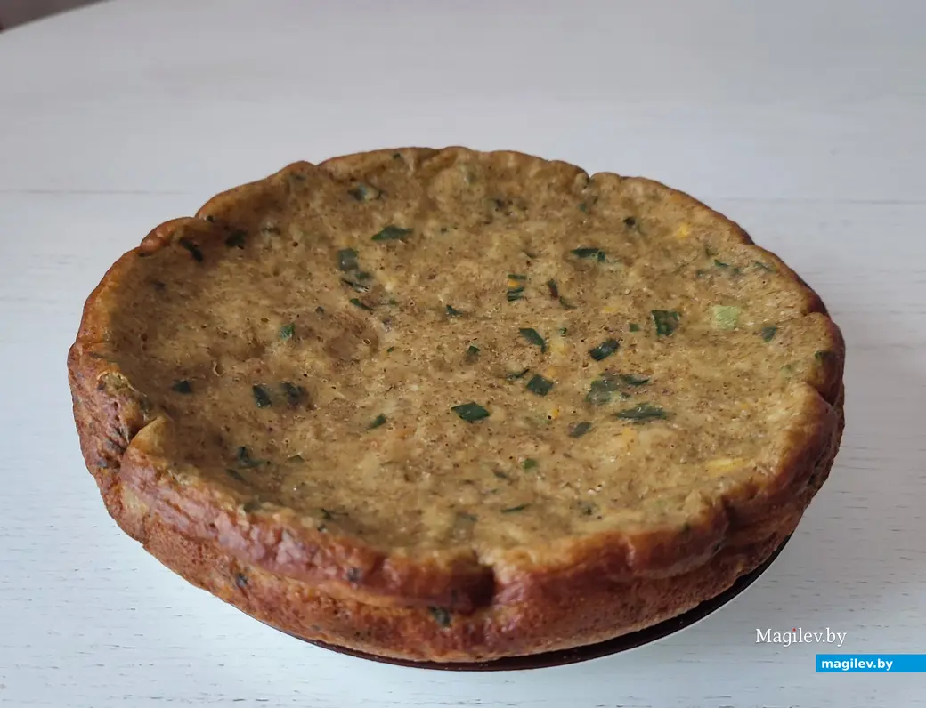 Готовим сами: простой заливной пирог с тунцом из банки.