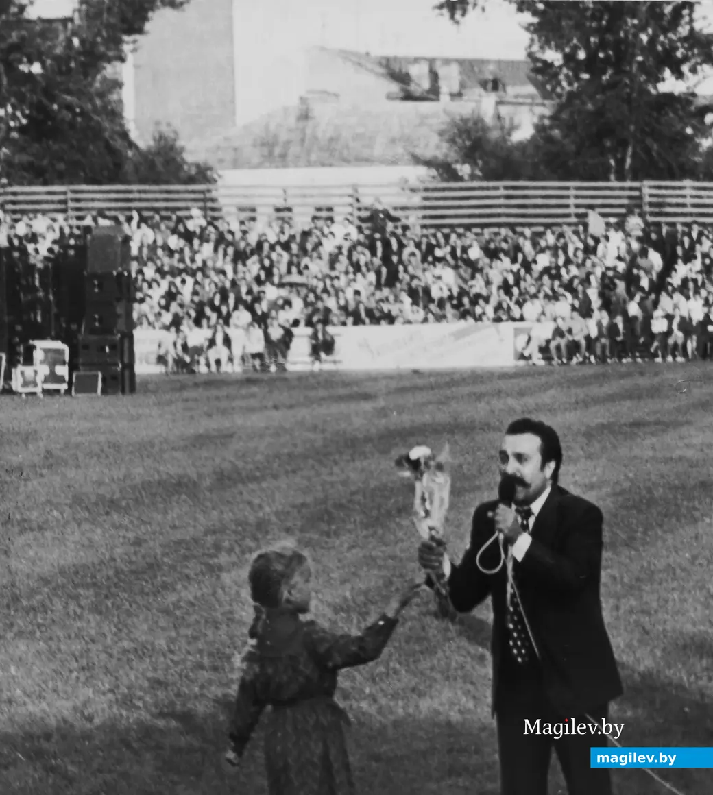 1989 год, Могилев, стадион «Спартак». Концерт Вилли Токарева.