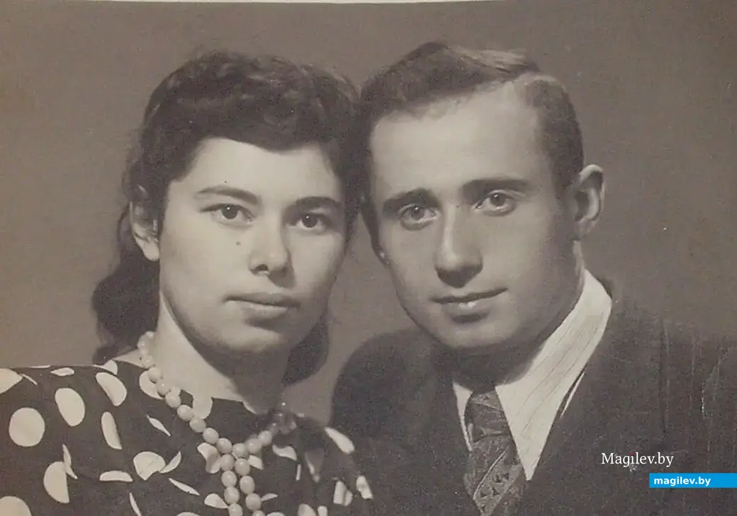 Семья Блувол.