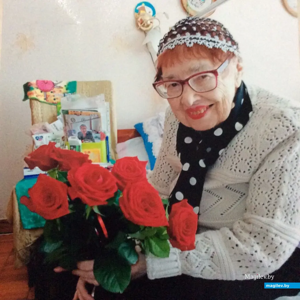 Евгения Блувол.